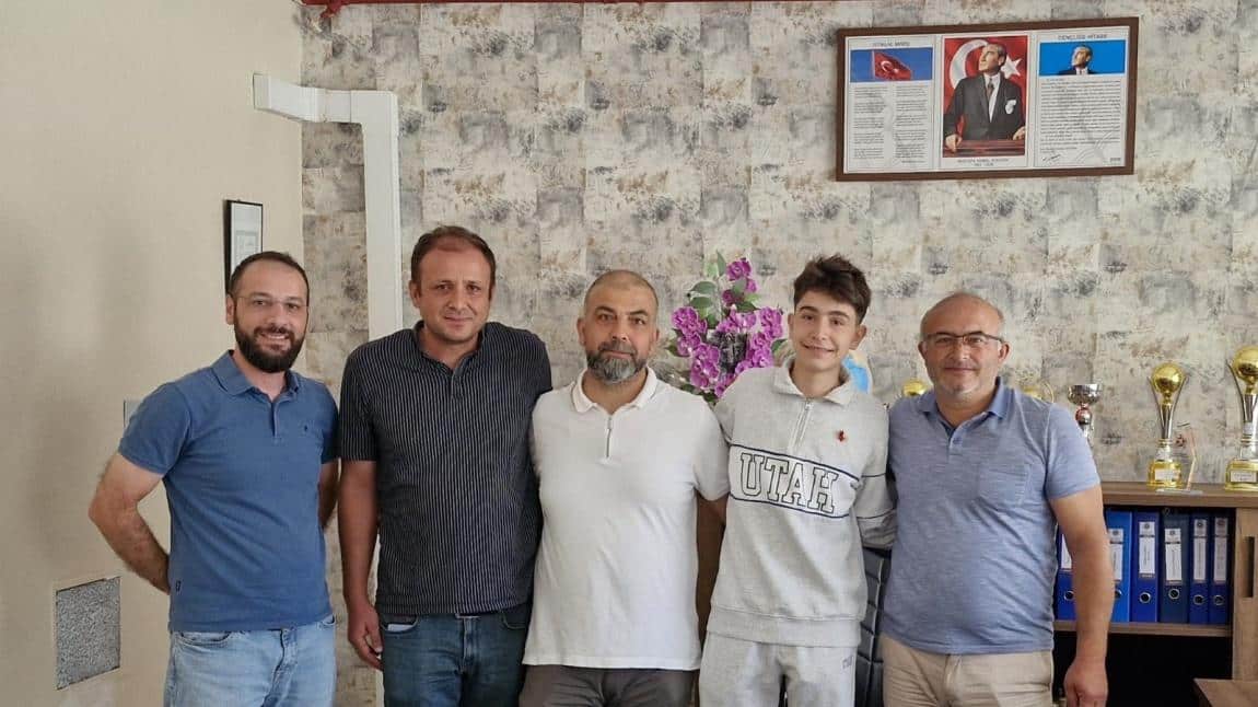 2025 LGS BİRİNCİSİ OKULUMUZDAN !
